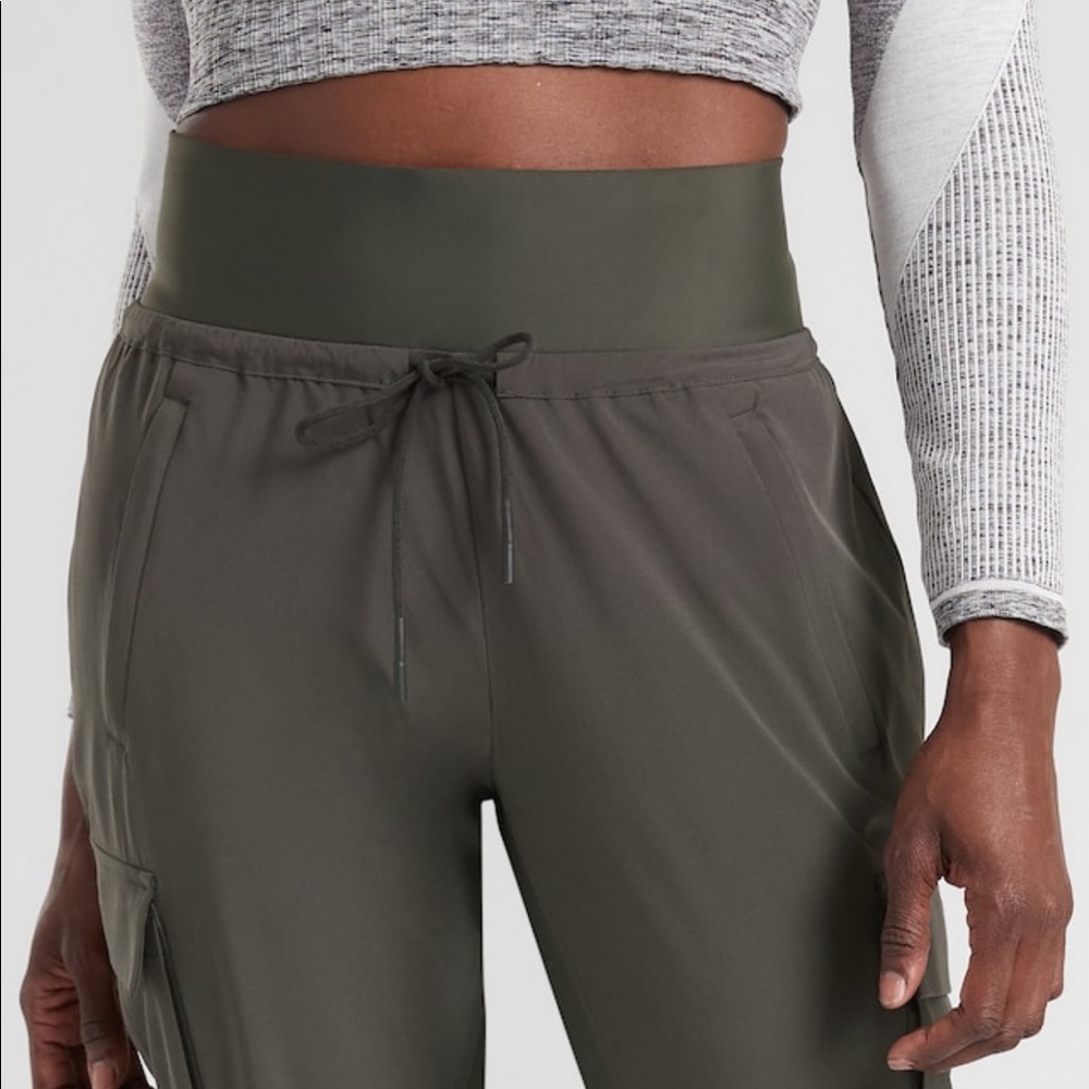 Athleta Sutton Jogger sz4